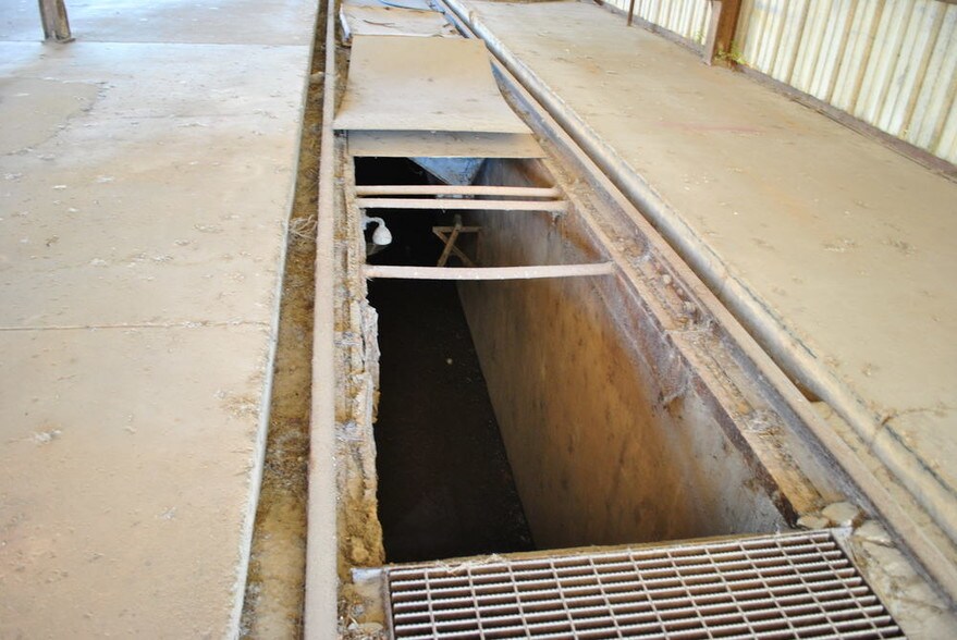 More Photos Of 220 Progress Blvd, Longview Warehouse For Lease