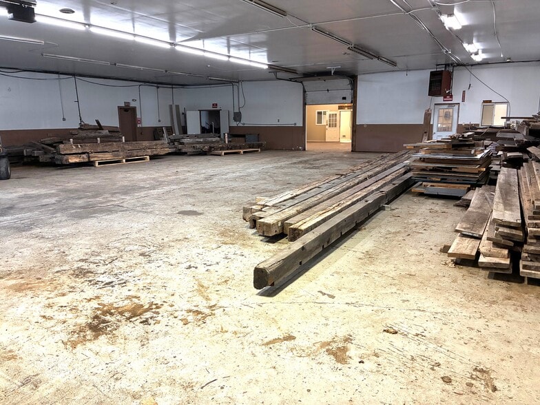 More Photos Of 1249 Lehigh Station Rd, Henrietta Warehouse For Lease