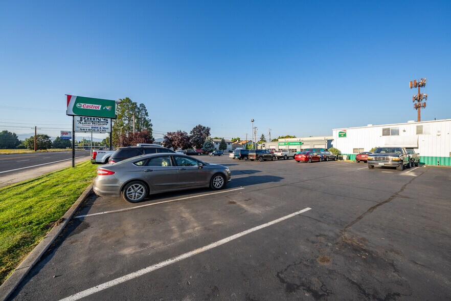 More Photos Of 3311 Biddle Rd, Medford Auto Repair For Sale