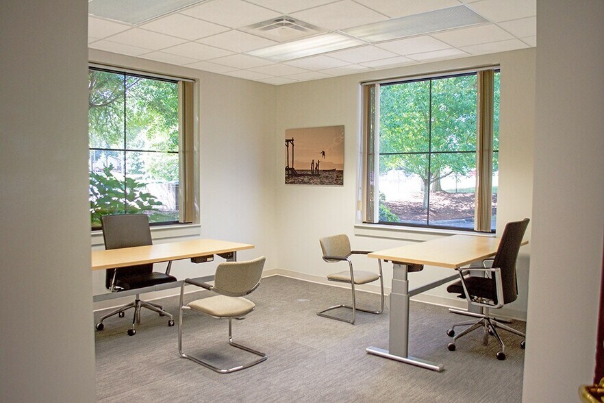 More Photos Of 6047 Tyvola Glen Cir, Charlotte Coworking Space