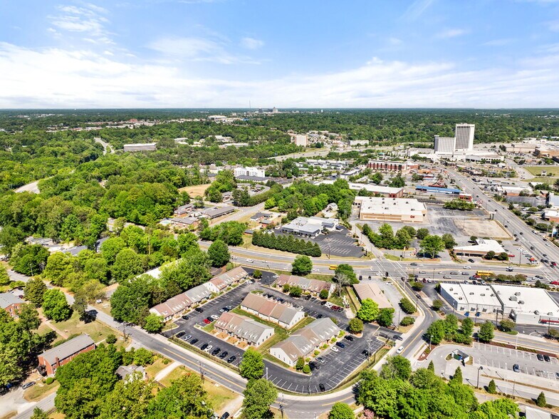 More Photos Of 1919 Boulevard St, Greensboro Office For Sale