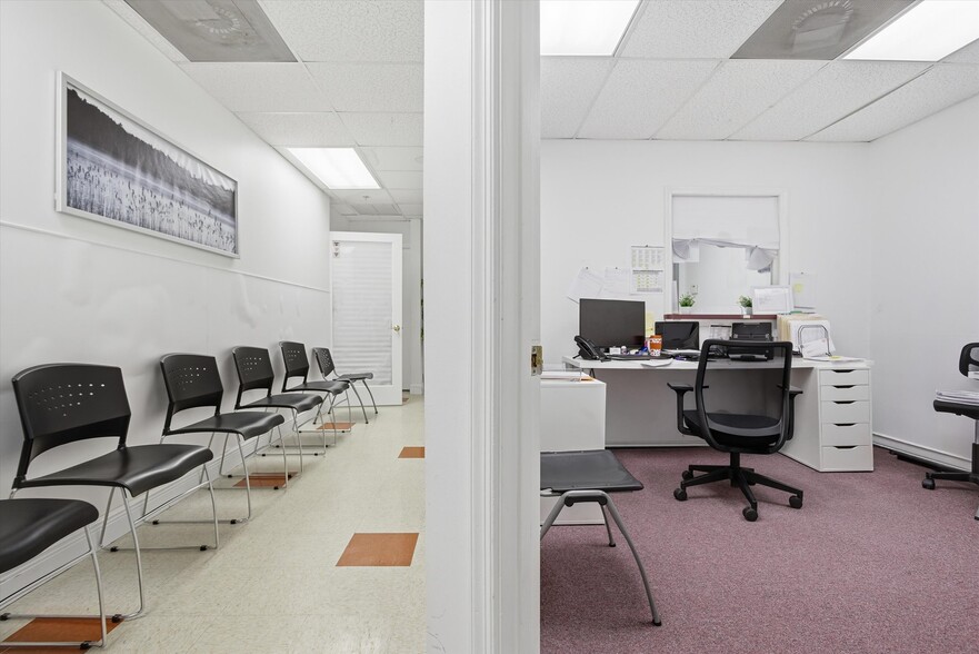 More Photos Of 8527 Pines Blvd, Pembroke Pines Office For Sale