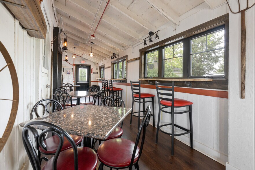 More Photos Of 211 W Railroad Ave, Bartlett Storefront Retail Residential For Sale