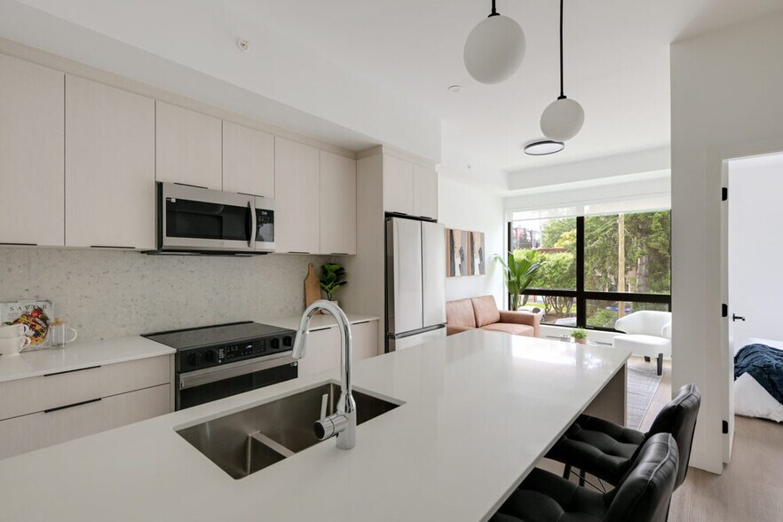 More Photos Of 612 Constance Av, Esquimalt Apartments For Lease