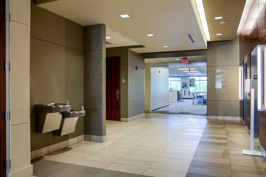 More Photos Of 15950 W Dodge Rd, Omaha Office For Lease