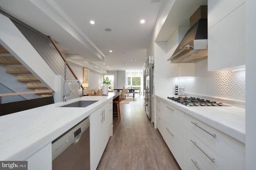 More Photos Of 1461 Chapin St NW, Washington Apartments For Sale