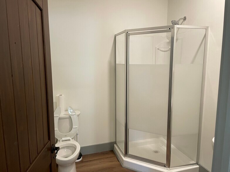 More Photos Of 5036 Obarr Rd, Knoxville Office For Sale