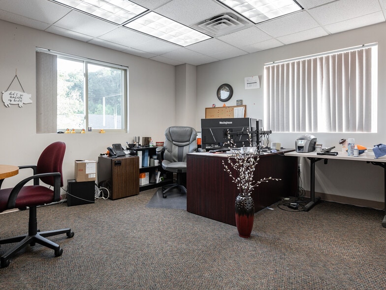 More Photos Of 4003 Out Look Dr, Hurricane Office For Sale