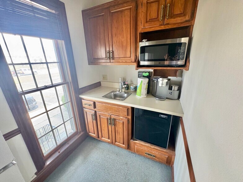More Photos Of 1485 Commerce Park Dr, Tipp City Medical For Sale