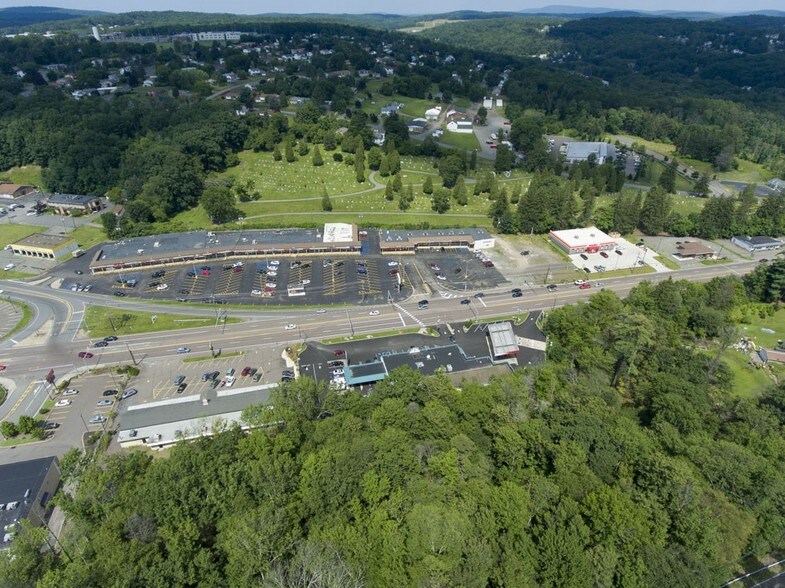 More Photos Of 40-65 Dallas Shopping Ctr, Dallas Unknown For Lease