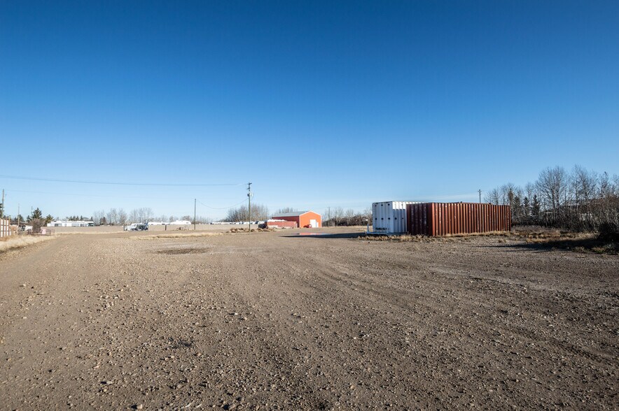 More Photos Of 4204 50 Ave, Stettler Industrial For Sale