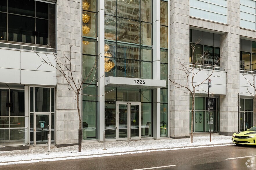 More Photos Of 1211-1235 Boul Robert-Bourassa, Montréal Apartments For Lease