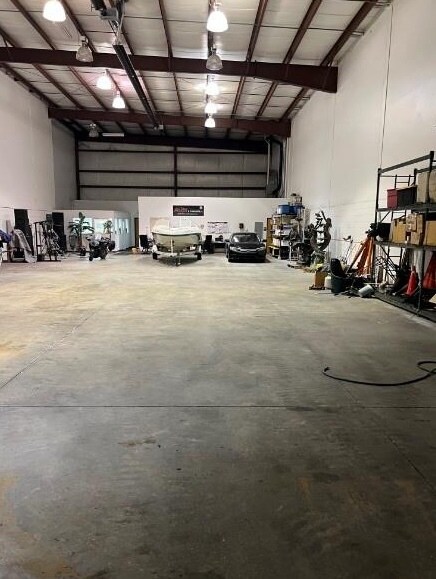More Photos Of 12801 Silver Lake Rd, Brighton Manufacturing For Sale