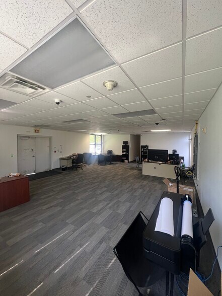 More Photos Of 1310 Centerpoint Blvd, Knoxville Medical For Sale