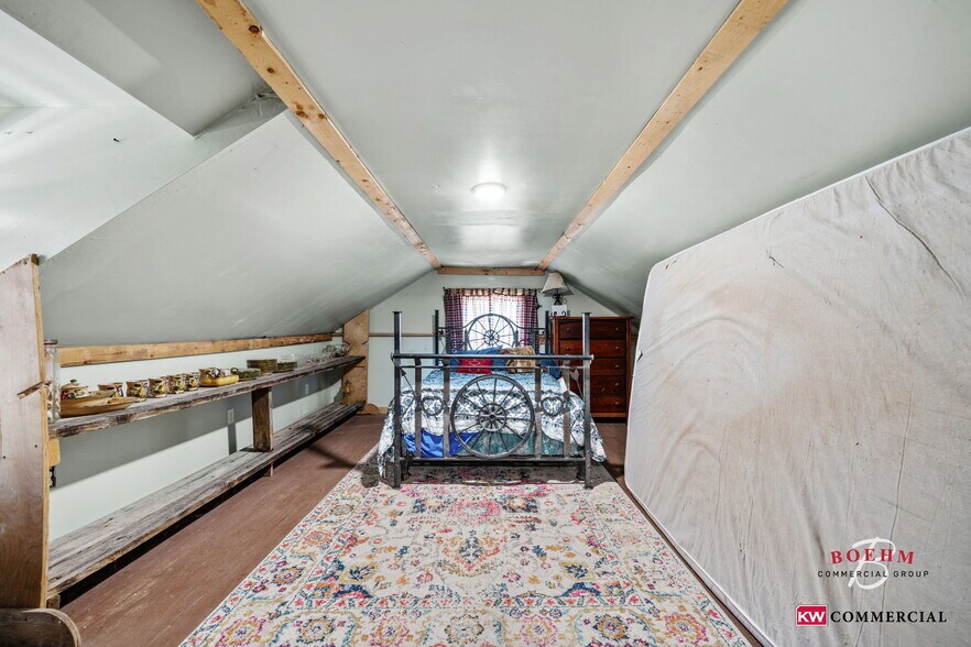 More Photos Of 23699-23737 W US Highway 290, Harper Storefront For Sale