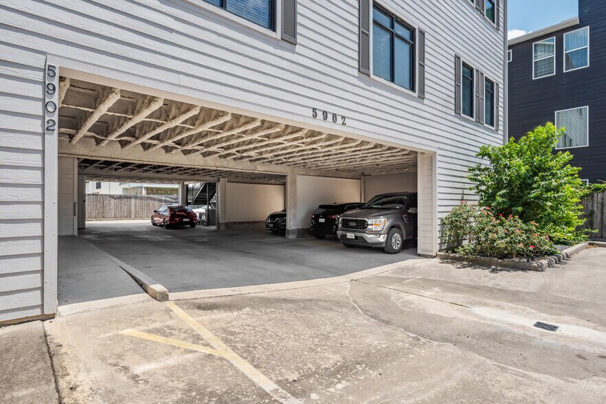 More Photos Of 5902 Winsome Ln, Houston Office Residential For Sale