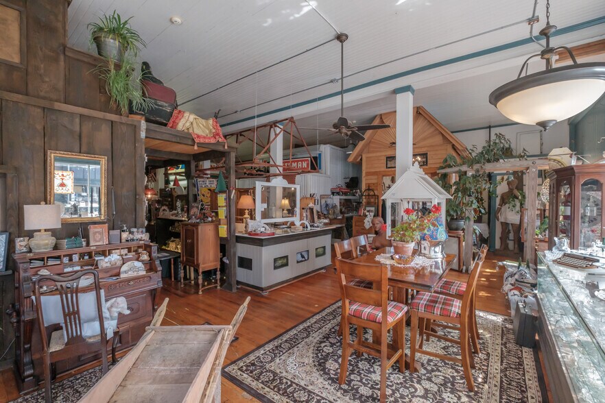 More Photos Of 354 & 402 N Main St, Brownsville Storefront Retail Residential For Sale