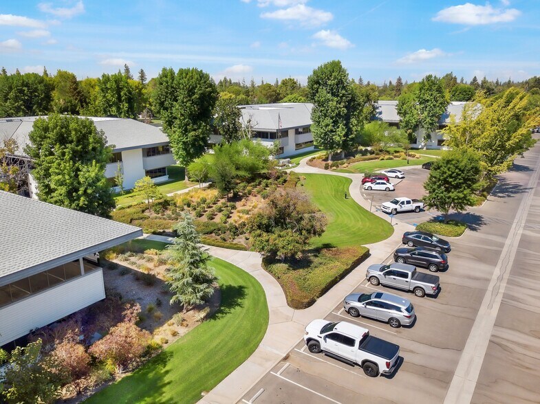 More Photos Of 5500 Ming Ave, Bakersfield Unknown For Lease