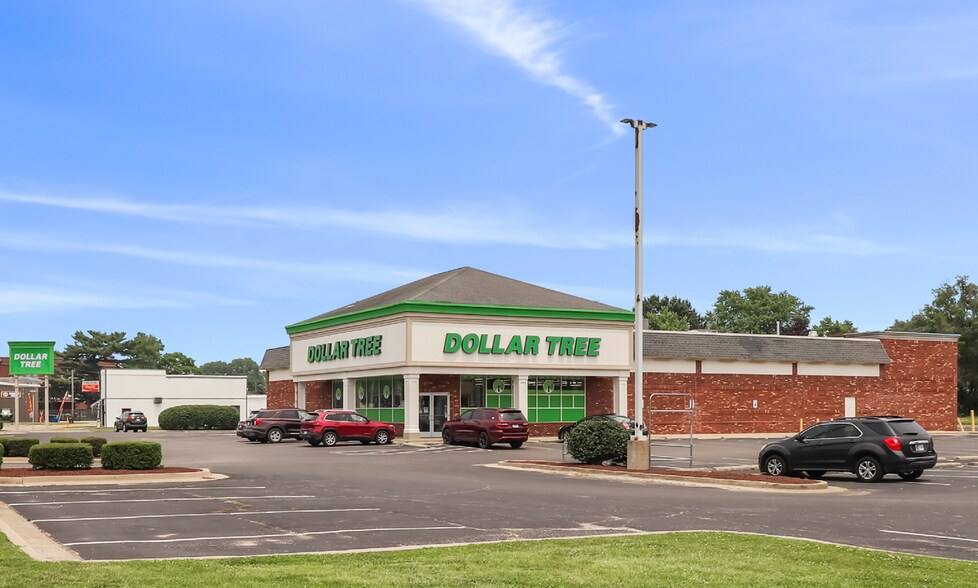 Primary Photo Of 1320 Maple Ave, Terre Haute Freestanding For Sale