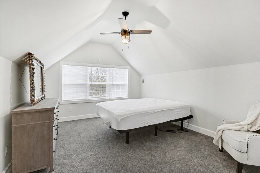 More Photos Of 783 Grove St N, Dahlonega Office For Sale