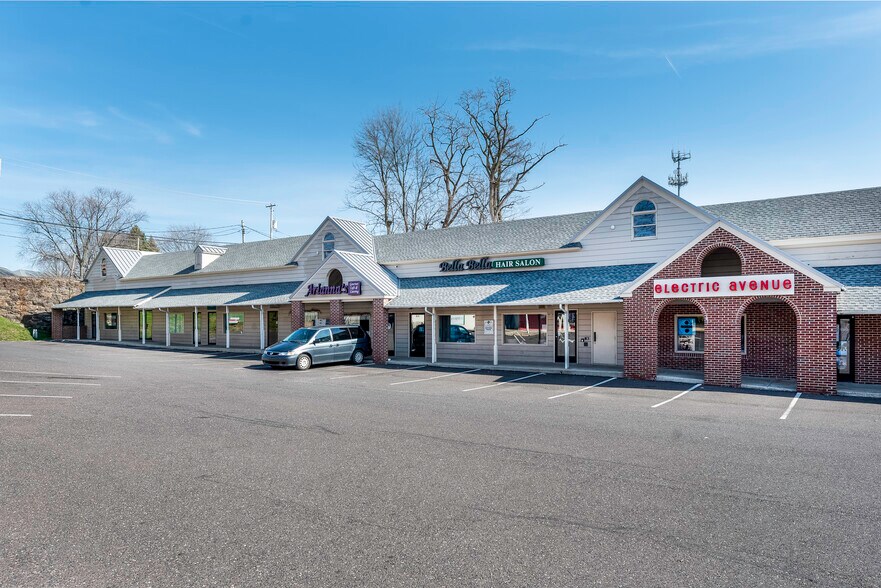 More Photos Of 323 E Gay St, West Chester Unknown For Lease