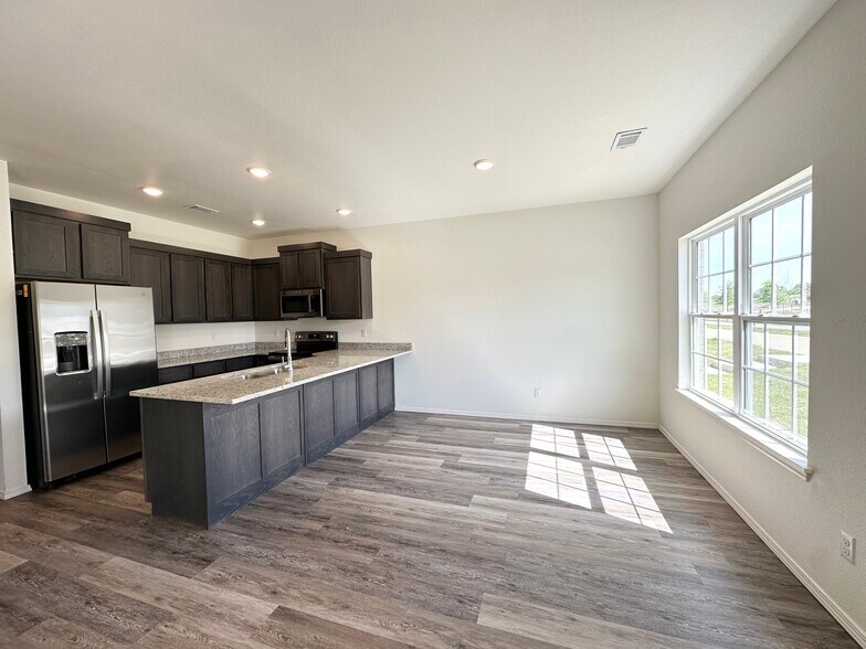 More Photos Of 959 S Rupple Rd, Fayetteville Multifamily For Sale