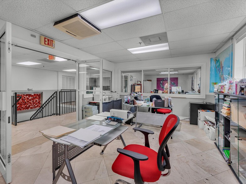 More Photos Of 8299 NW 30th Ter, Doral Warehouse For Lease