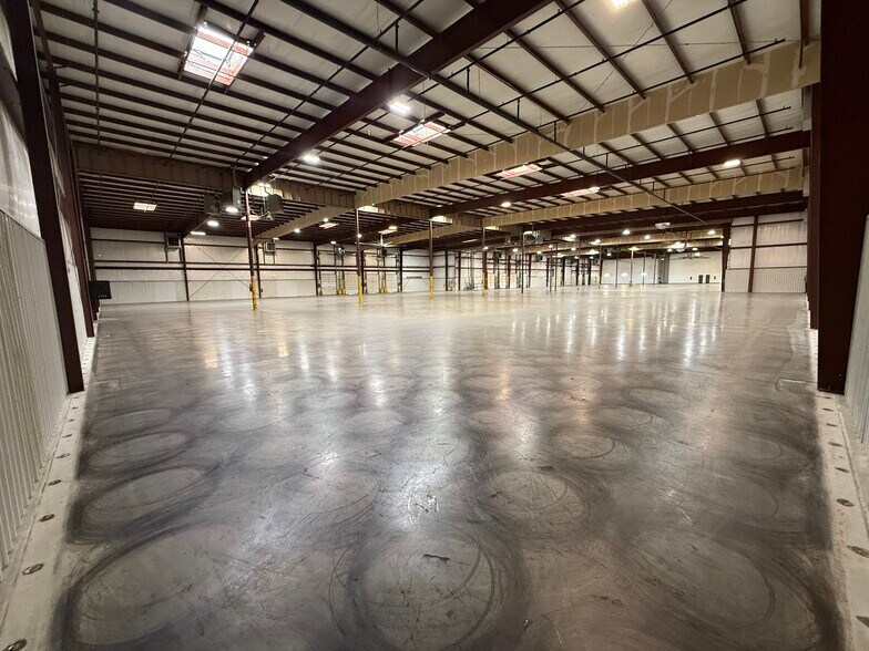 More Photos Of 4401 N Elm St, Denton Manufacturing For Sale