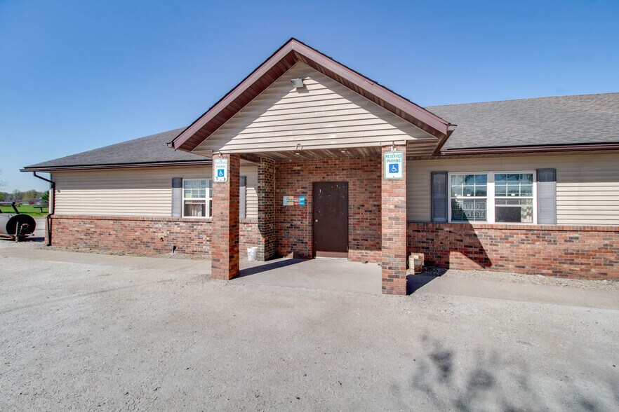 More Photos Of 15281 IL-109, Dow Specialty For Sale