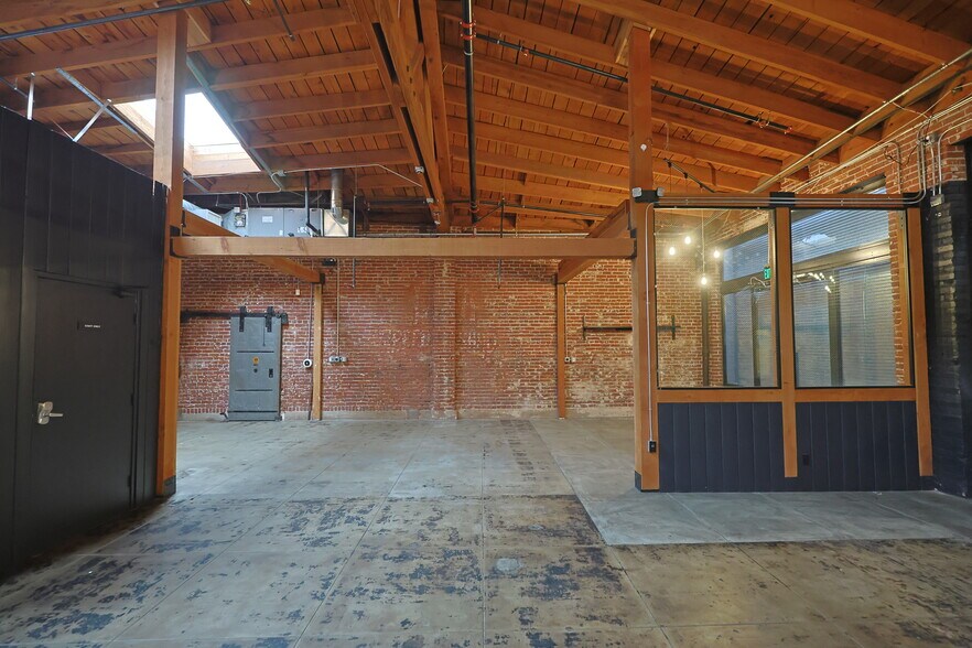 More Photos Of 2014-2022 E 7th St, Los Angeles Office For Lease