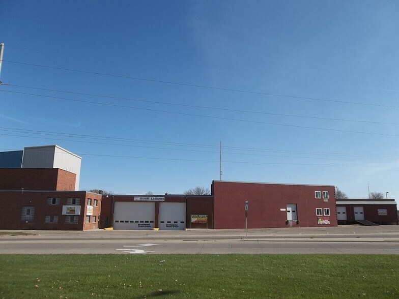 Primary Photo Of 100 N Hwy 59, Marshall Distribution For Lease