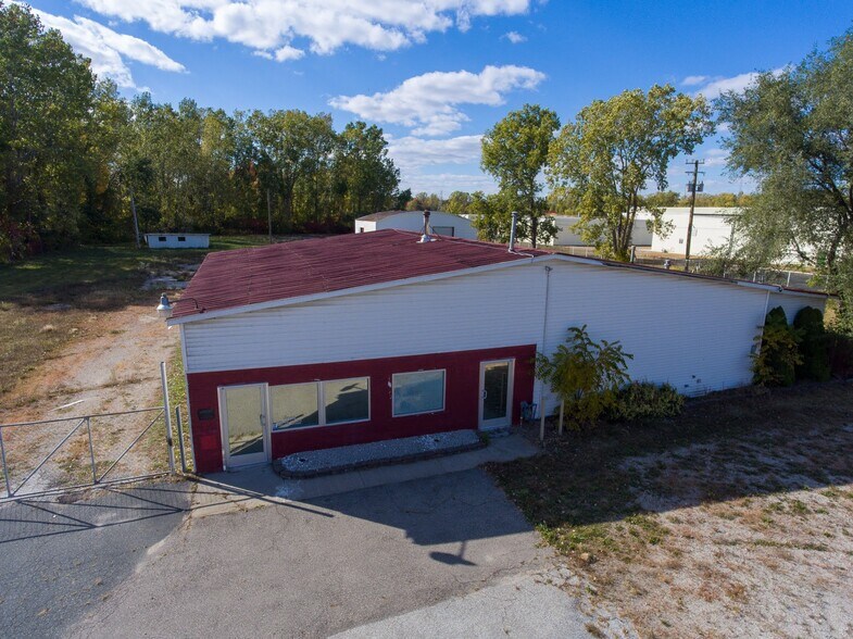 More Photos Of 3905 32nd St, Port Huron Truck Terminal For Sale
