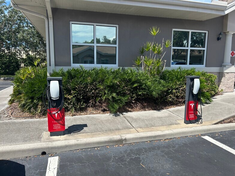 More Photos Of 180 Pine Ave N, Oldsmar Office For Lease