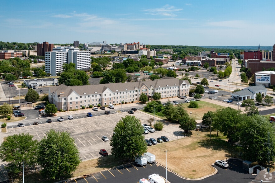 More Photos Of 300 W Romeo B Garrett Ave, Peoria Hotel For Sale