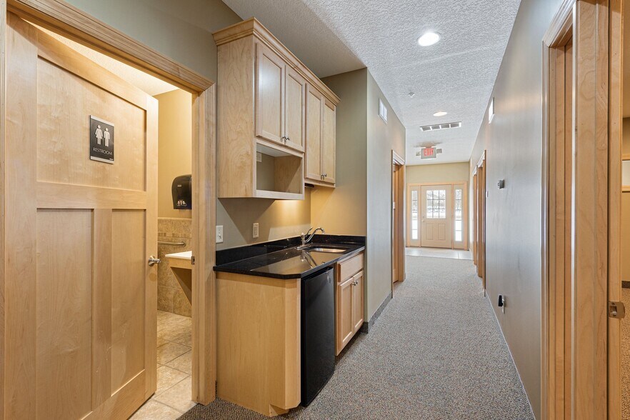 More Photos Of 1509 Southcross Dr W, Burnsville Office For Sale