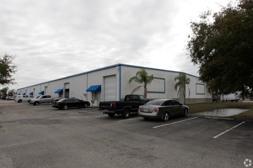 More Photos Of 820 NE 24th Ln, Cape Coral Warehouse For Lease