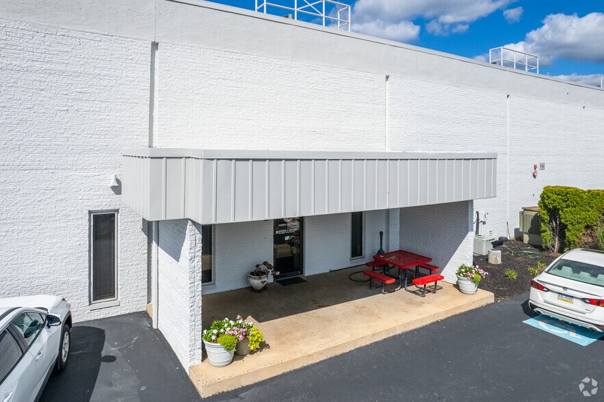 More Photos Of 1850 N Gravers Rd, Plymouth Meeting Flex For Lease