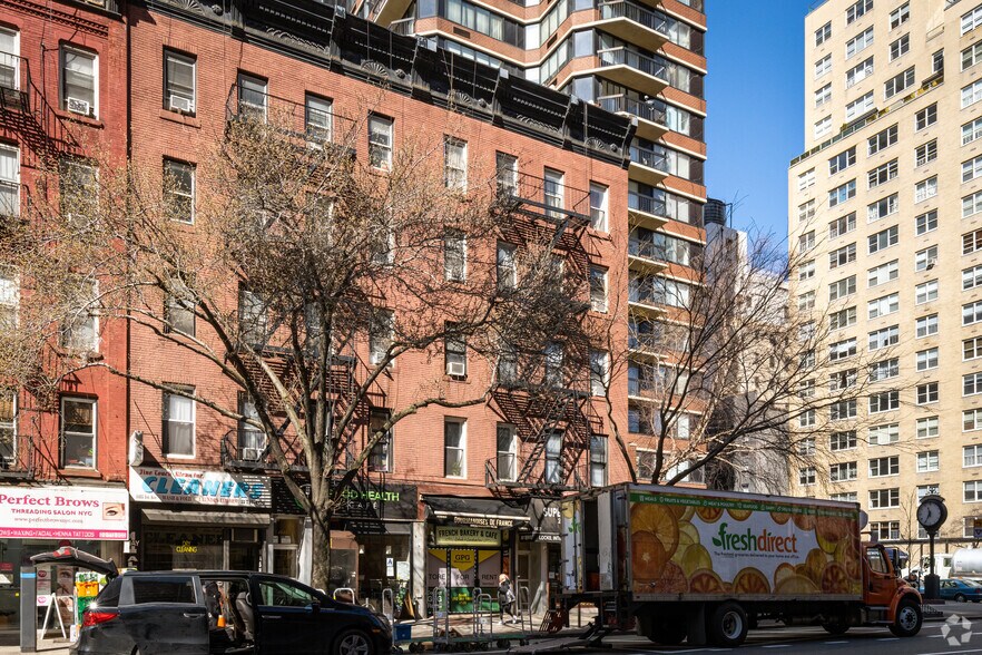 More Photos Of 1435 1st Ave, New York Apartments For Lease