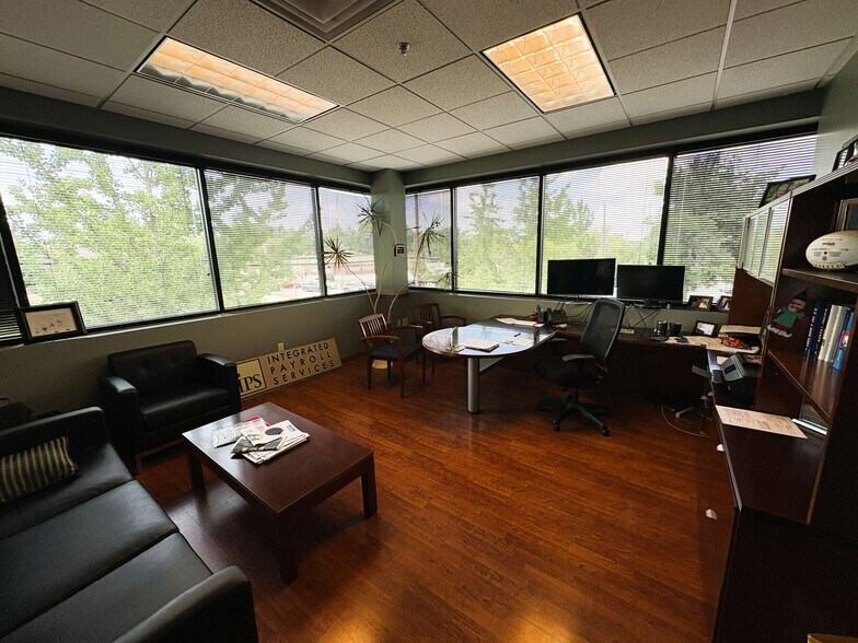 More Photos Of 9420-9450 Manchester Rd, Saint Louis Storefront Retail Office For Lease