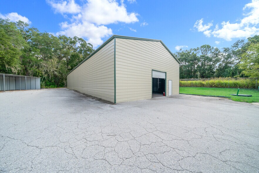 More Photos Of 1056 NE 16th St, Ocala Industrial For Lease