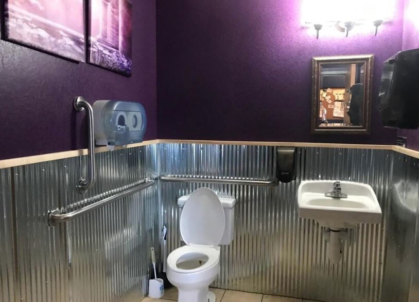 More Photos Of 201 E Nokomis St, Osakis Bar For Sale