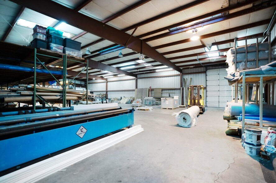 More Photos Of 4444 N Washington Blvd, Sarasota Warehouse For Sale