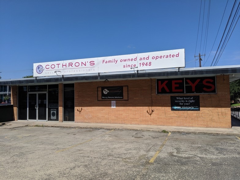 More Photos Of 2908 N Interstate 35, Austin Storefront Retail Office For Lease