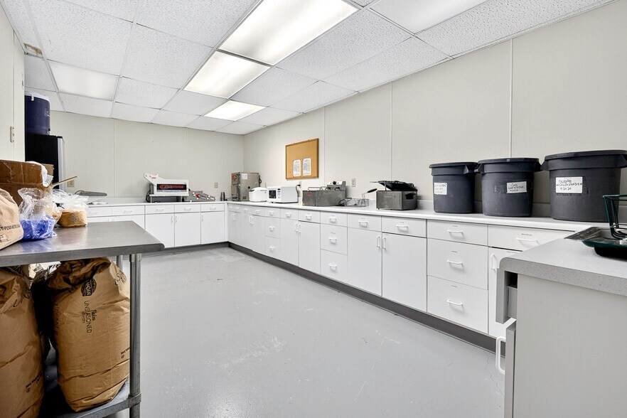 More Photos Of 1820 N Council Rd, Blanchard Food Processing For Sale