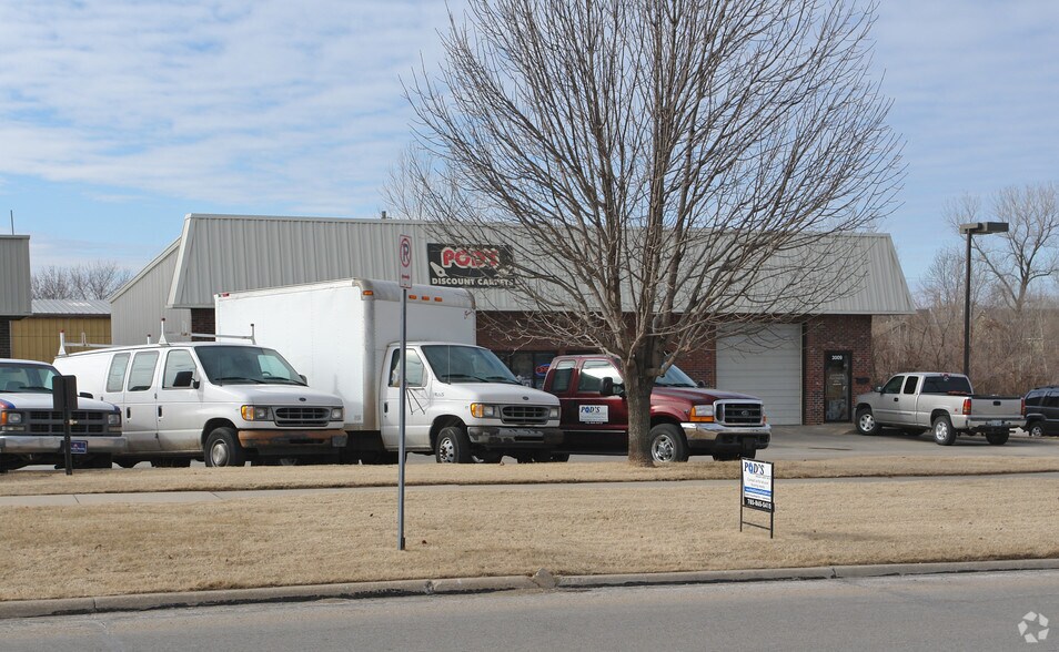 More Photos Of 3009 Four Wheel Dr, Lawrence Warehouse For Lease