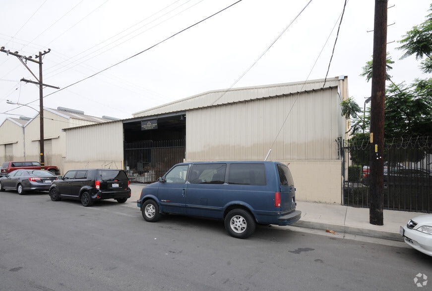 More Photos Of 2300-2320 N Alameda St, Compton Warehouse For Lease