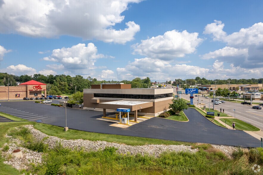 More Photos Of 11977 St. Charles Rock Rd, Bridgeton Unknown For Lease