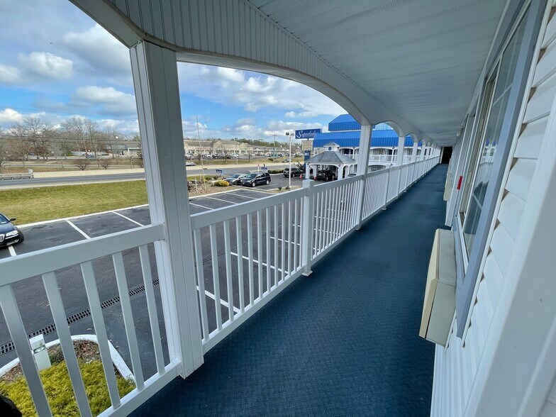 More Photos Of 633 White Horse Pike, Absecon Hotel For Sale
