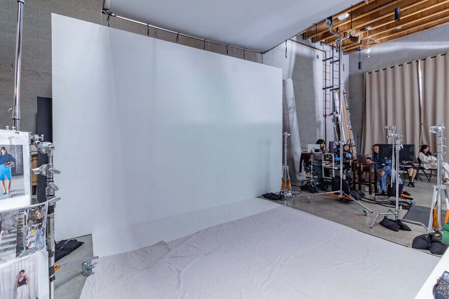 More Photos Of 2352 Ripple St, Los Angeles Loft Creative Space For Sale