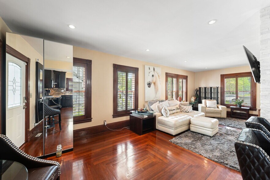 More Photos Of 47 Clinton St, Framingham Apartments For Sale